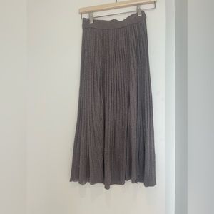 MIDI sparking thread - Pleated Club Monaco Skirt wool material. Size: XS